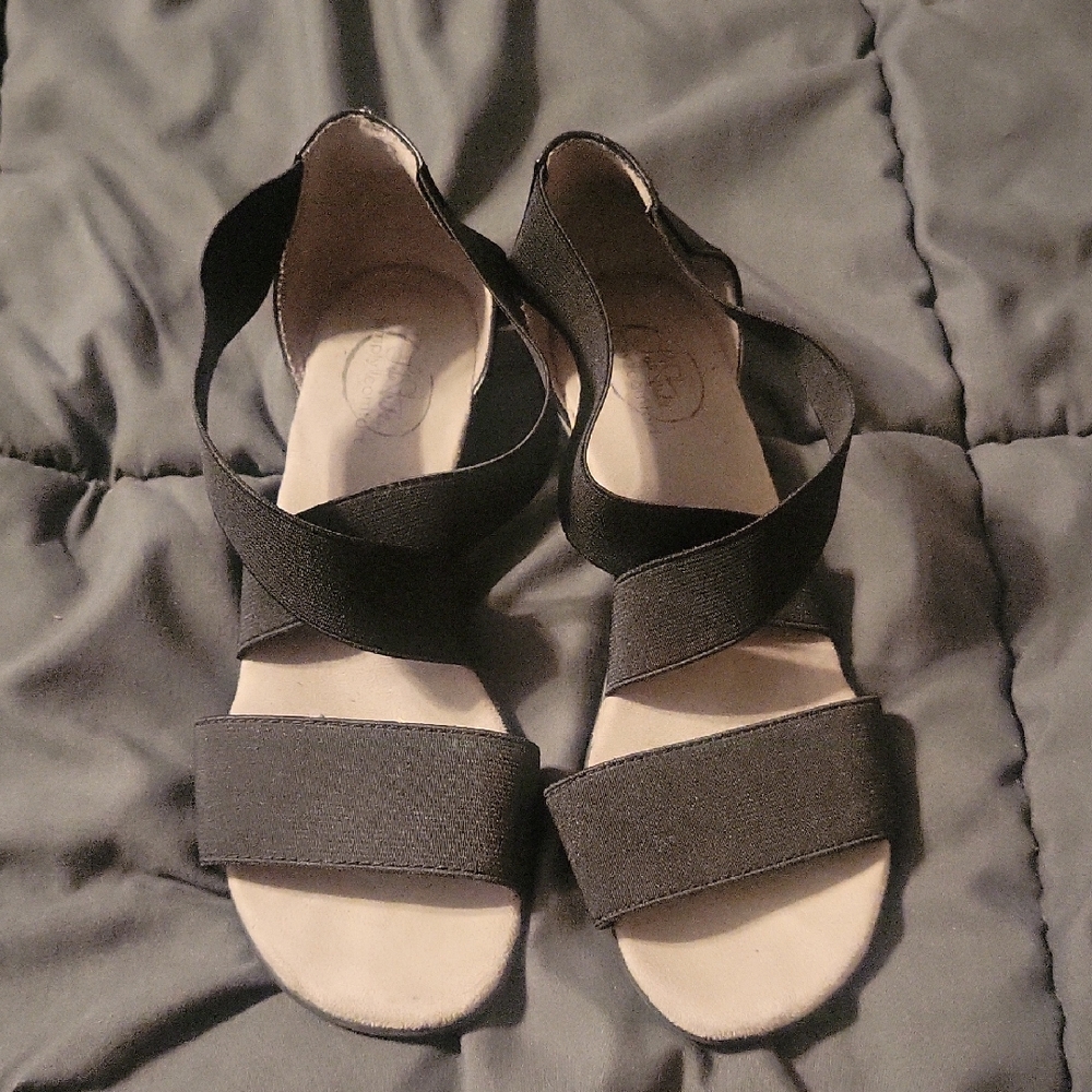 Life Stride Black Sandals with Ankle Strap and Cushioned Footbed